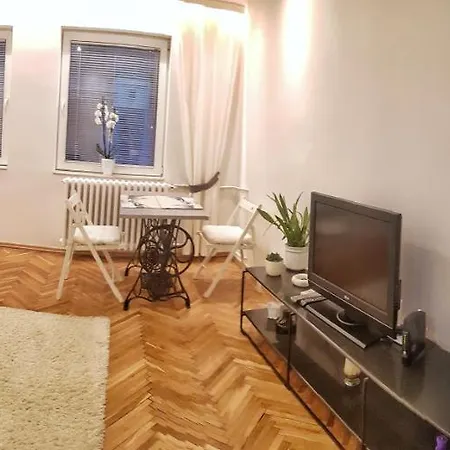 Uma- Urban Mini Apartment Skopje