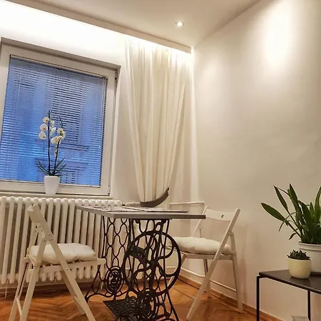 Uma- Urban Mini Apartment