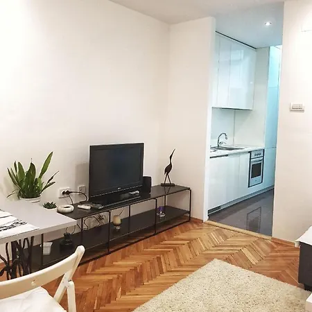 Uma- Urban Mini Apartment Skopje